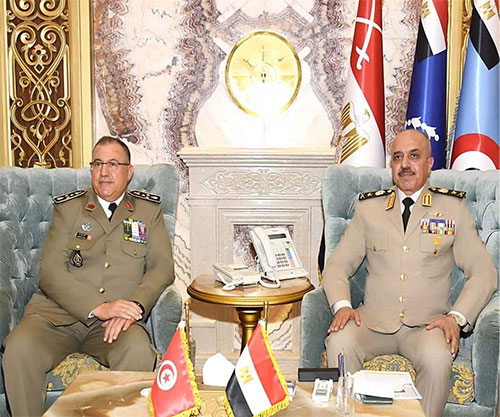 Chief of Staff of Egyptian Armed Forces Receives Chief of Staff of Tunisian Land Army