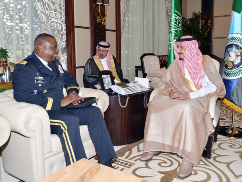 Saudi Defense Minister Receives U.S. Central Command Chief