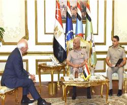 Commander-in-Chief of Egyptian Armed Forces Receives President of European Union’s Council of Defense