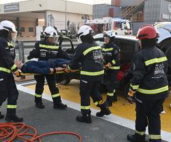 Dubai Police Unveil UAE’s First Female Land Rescue Team